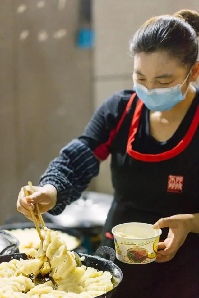 国际社区美食_东立国际小区美食_东立美食街